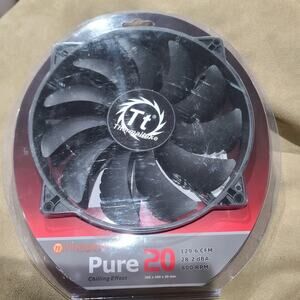 New Thermaltake Pure 20 DC Fan 200mm x 200mm x 30 mm CL-F015-PL20BL-A